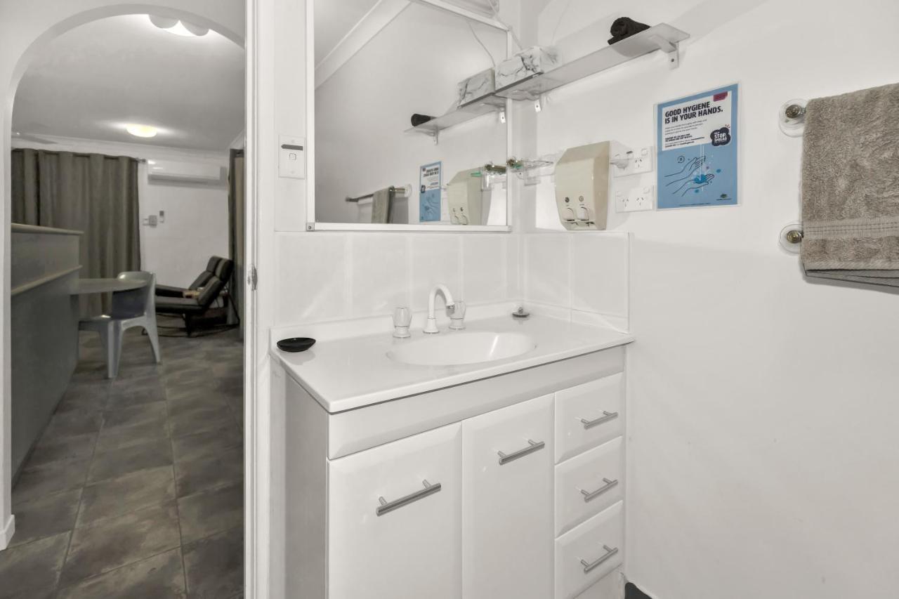 Balgal Beach Units Rollingstone Екстериор снимка