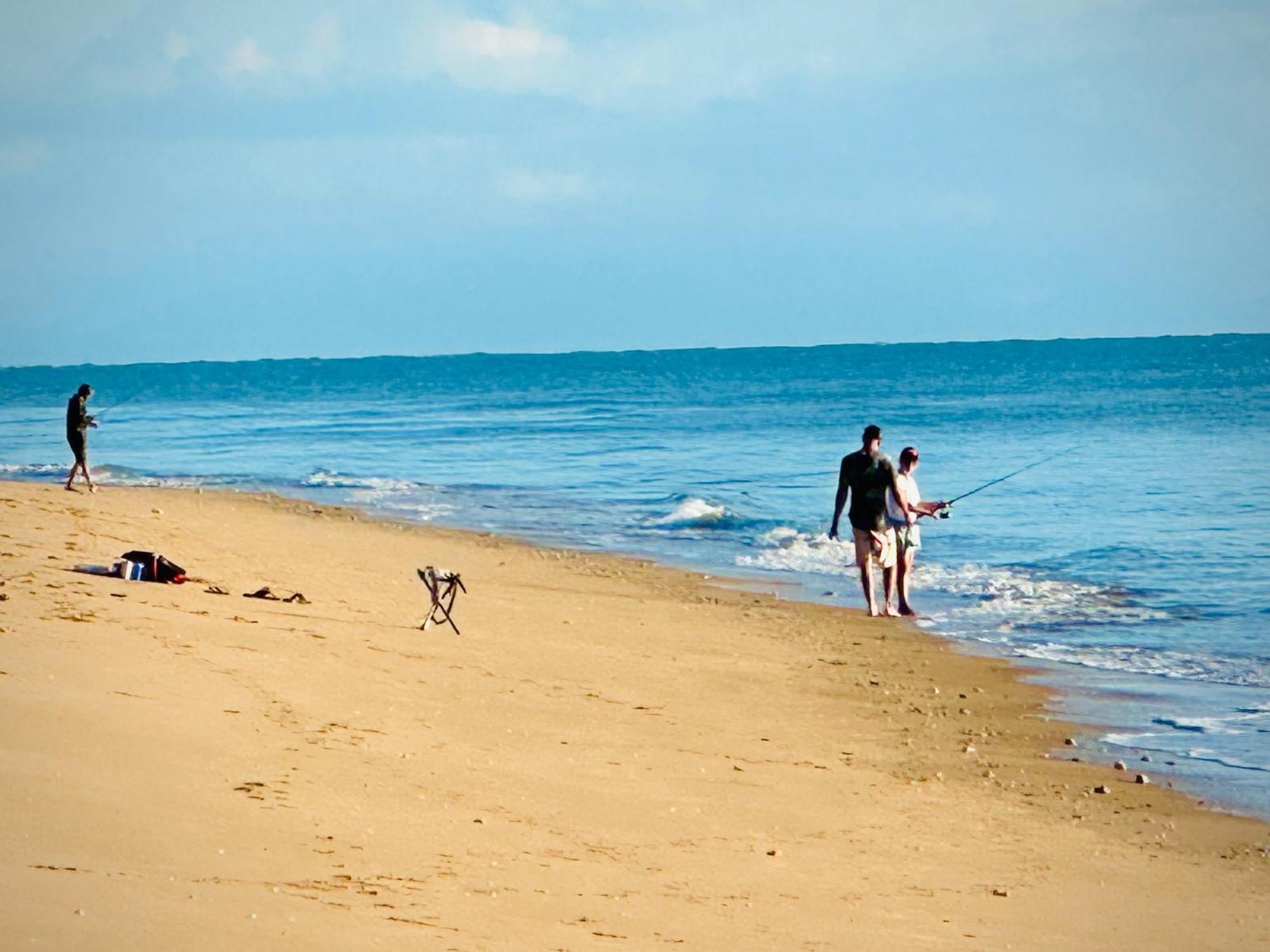 Balgal Beach Units Rollingstone Екстериор снимка